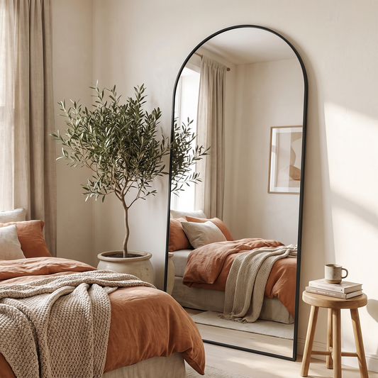 LFT HUIMEI2Y black arched full length mirror in a modern bedroom