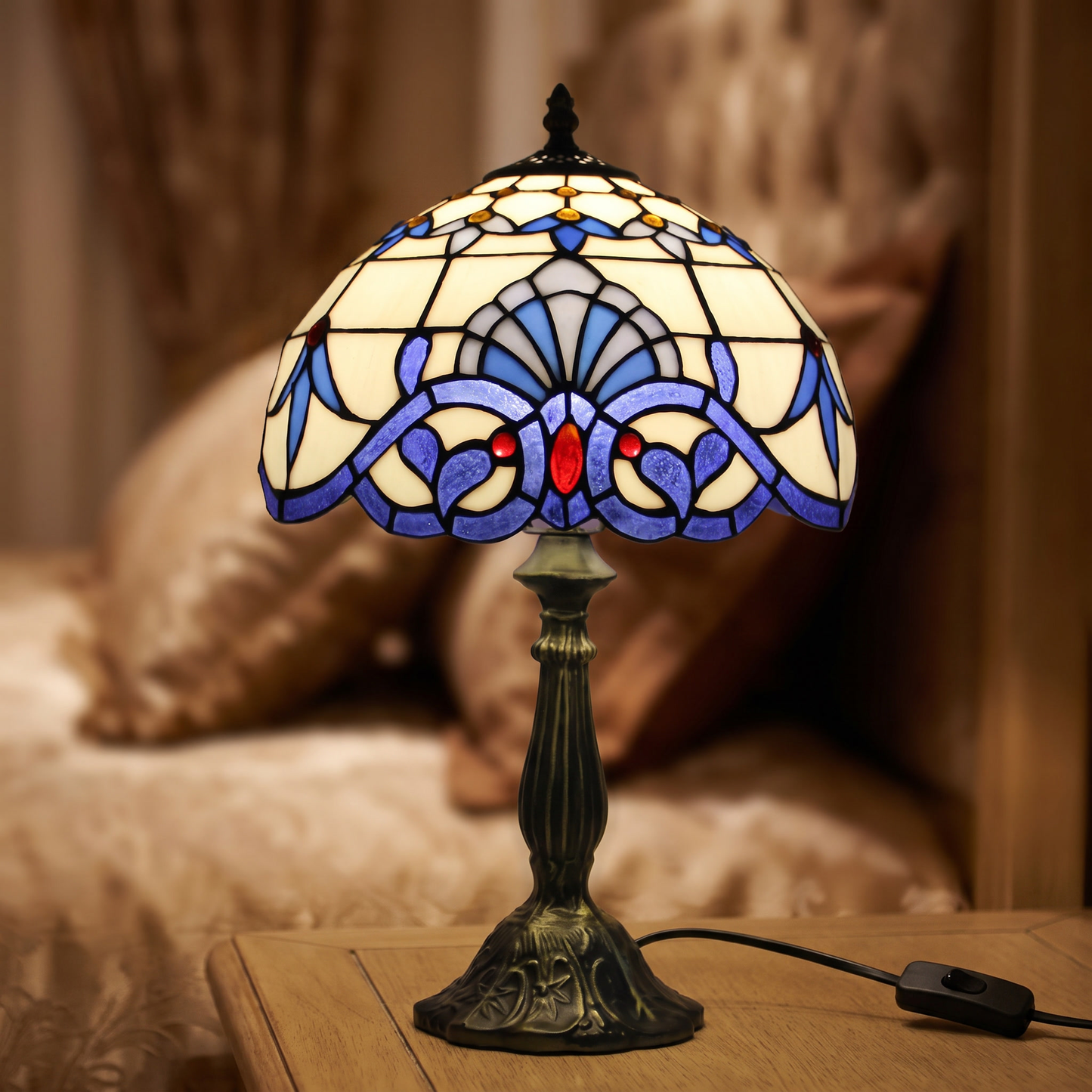 Close detail of the bedside table lamp